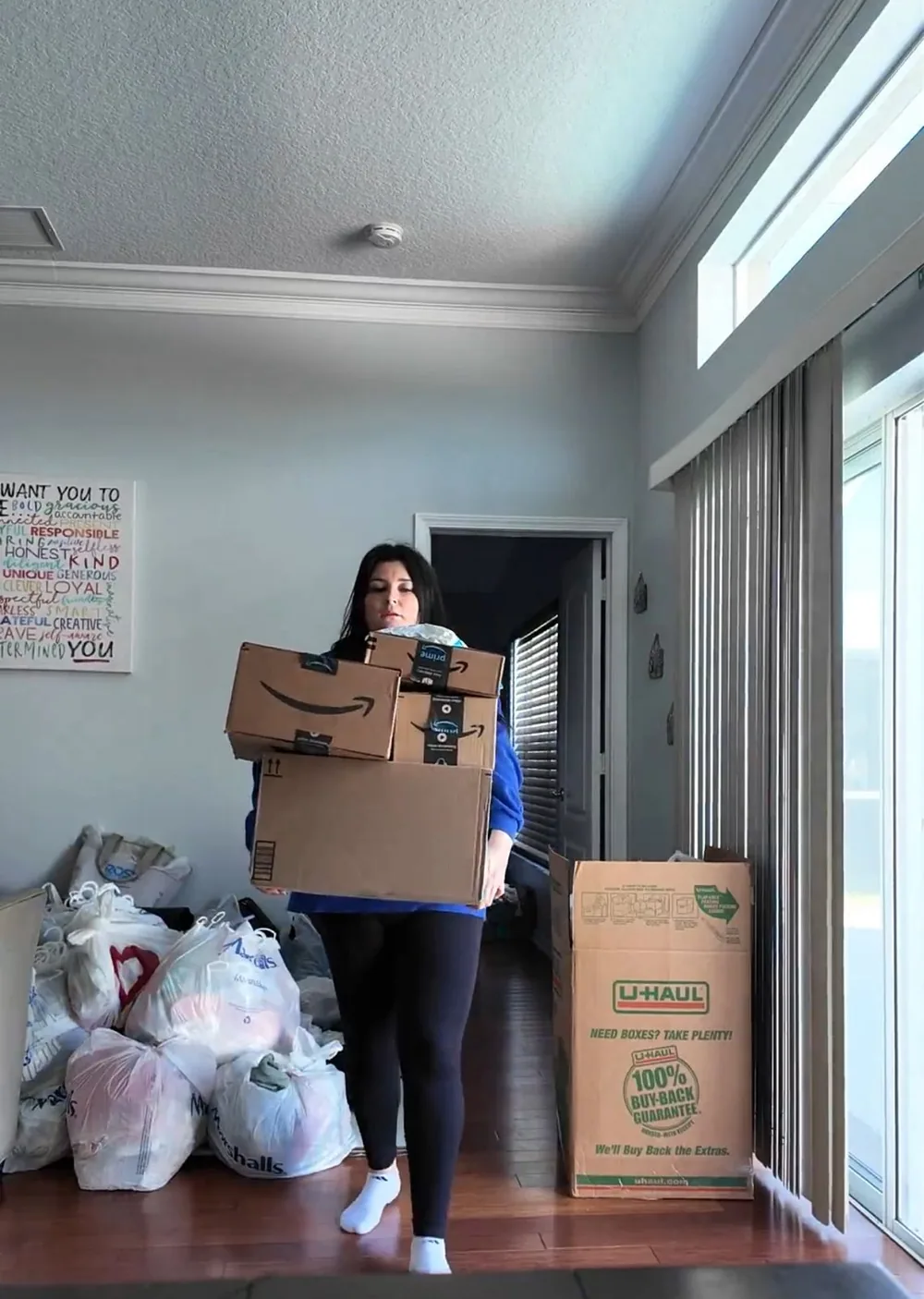 Cajas y bolsas de compras listas para enviar a Costa Rica